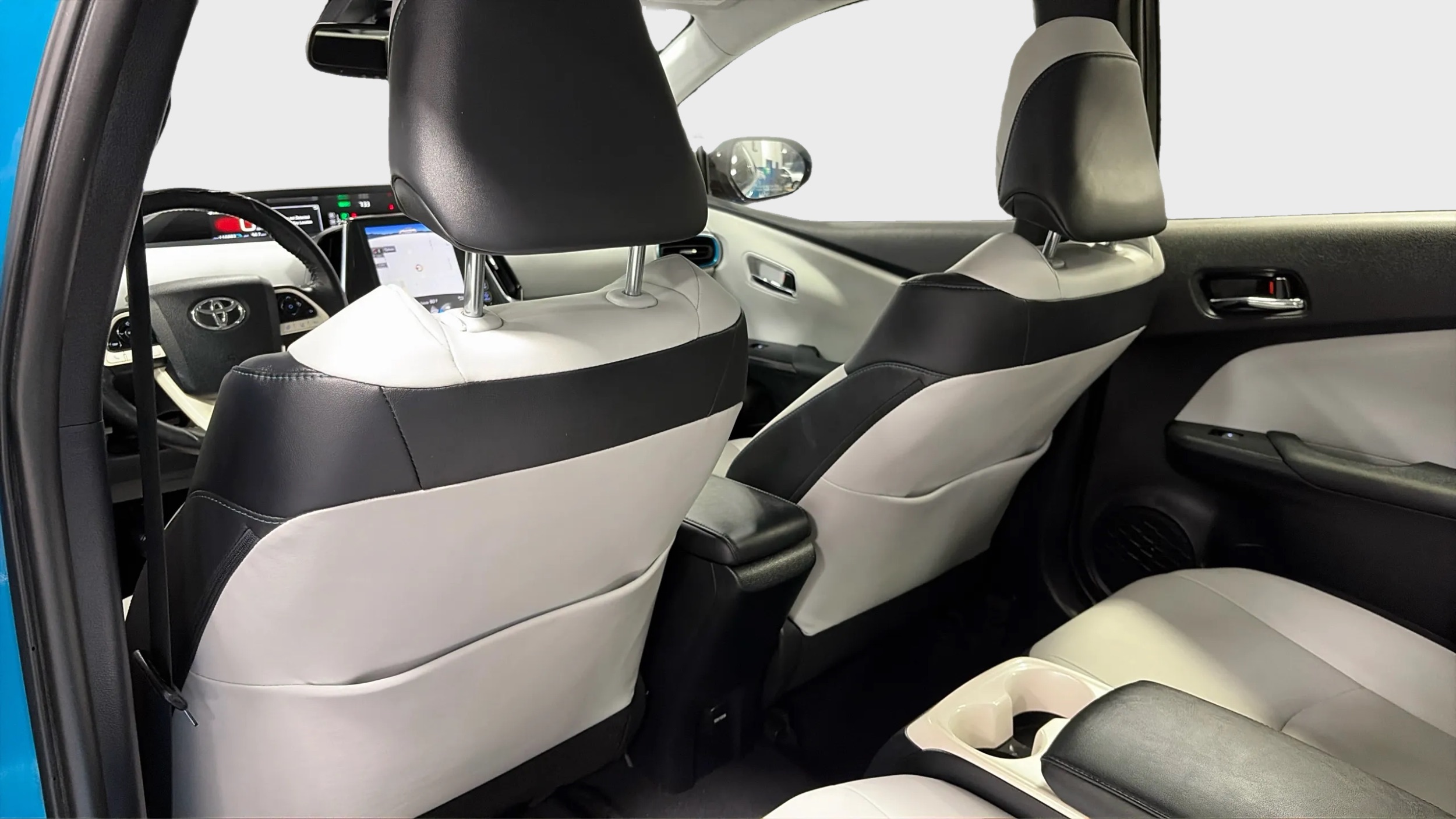 Photo 27 of this Toyota Prius Prime