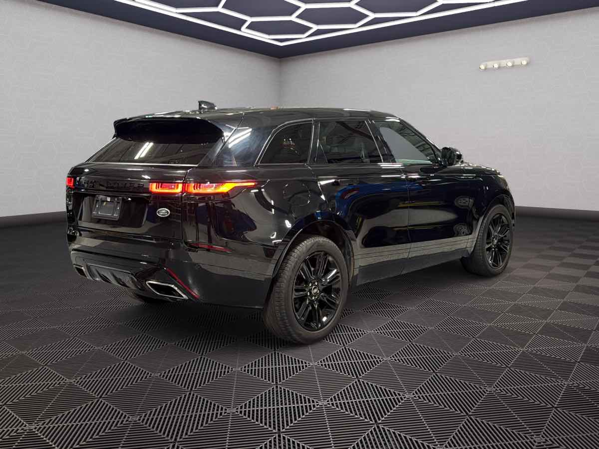 Photo 5 of this Land Rover Range Rover Velar