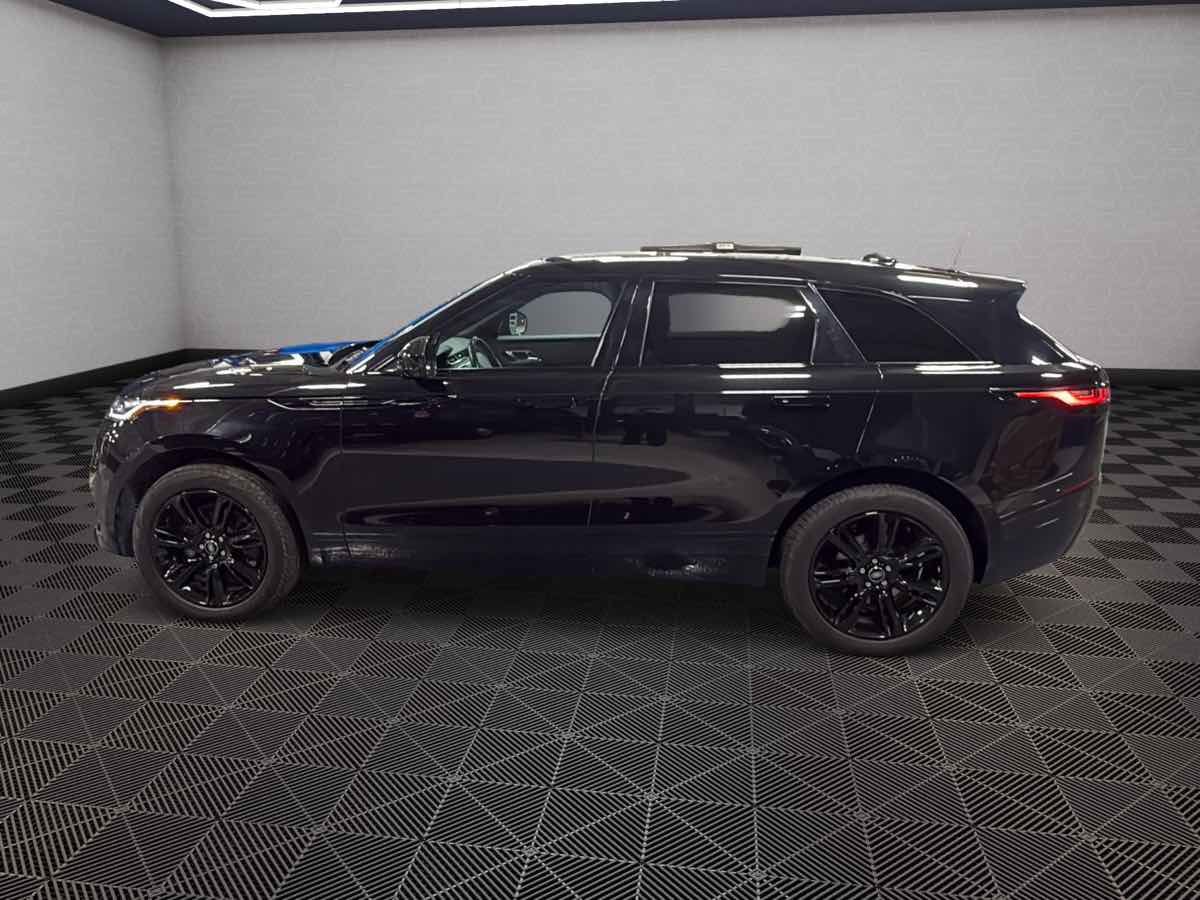 Photo 8 of this Land Rover Range Rover Velar