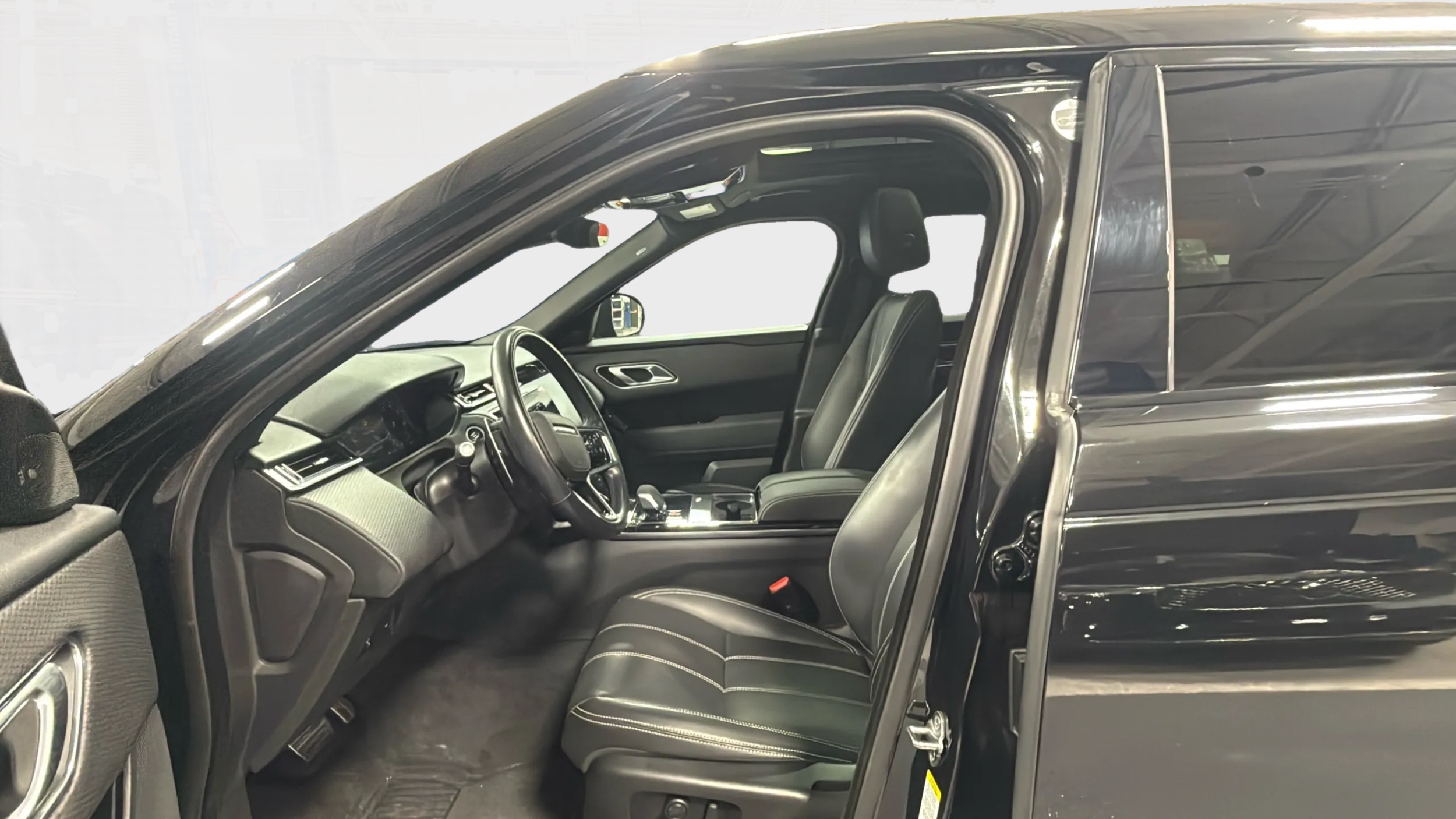 Photo 12 of this Land Rover Range Rover Velar