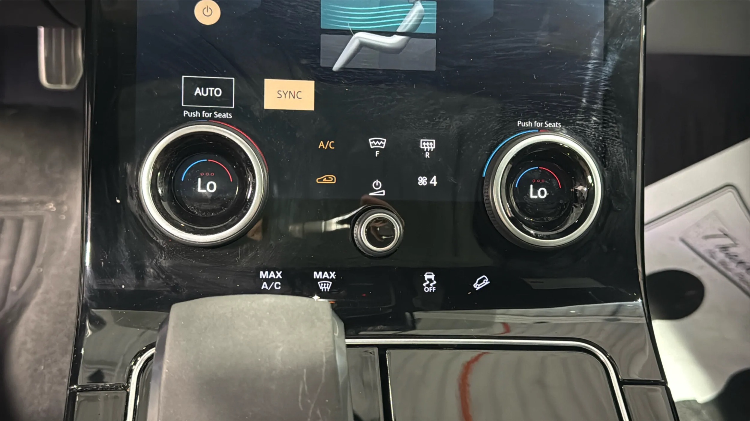 Photo 20 of this Land Rover Range Rover Velar