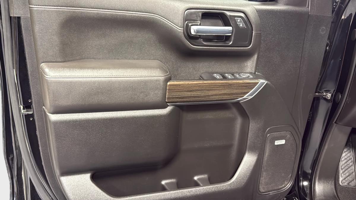 Photo 11 of this Chevrolet Silverado 1500 LTD