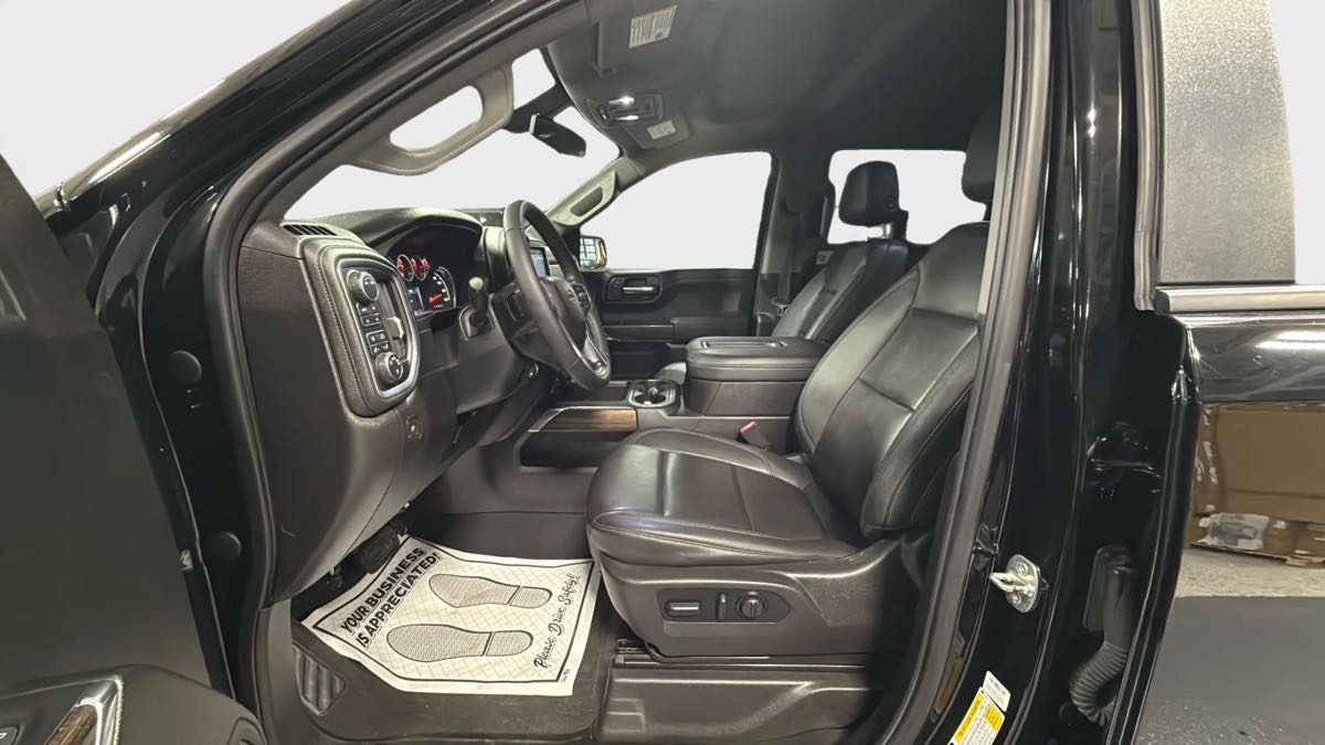 Photo 13 of this Chevrolet Silverado 1500 LTD