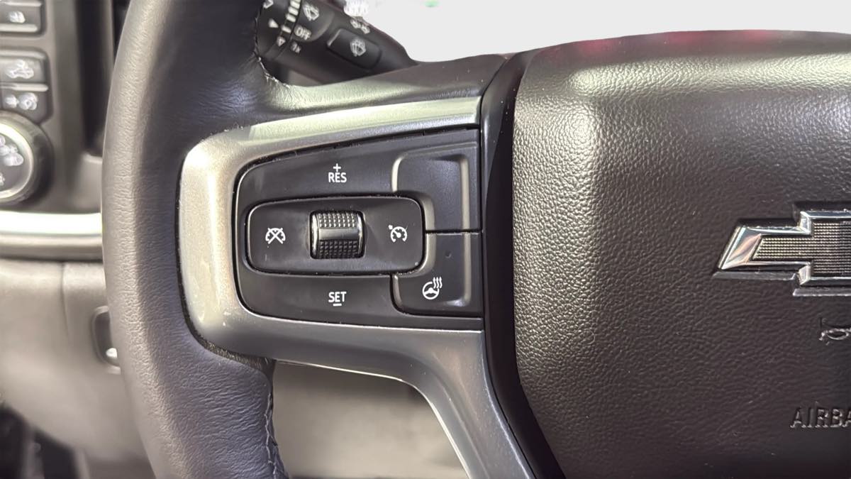Photo 16 of this Chevrolet Silverado 1500 LTD