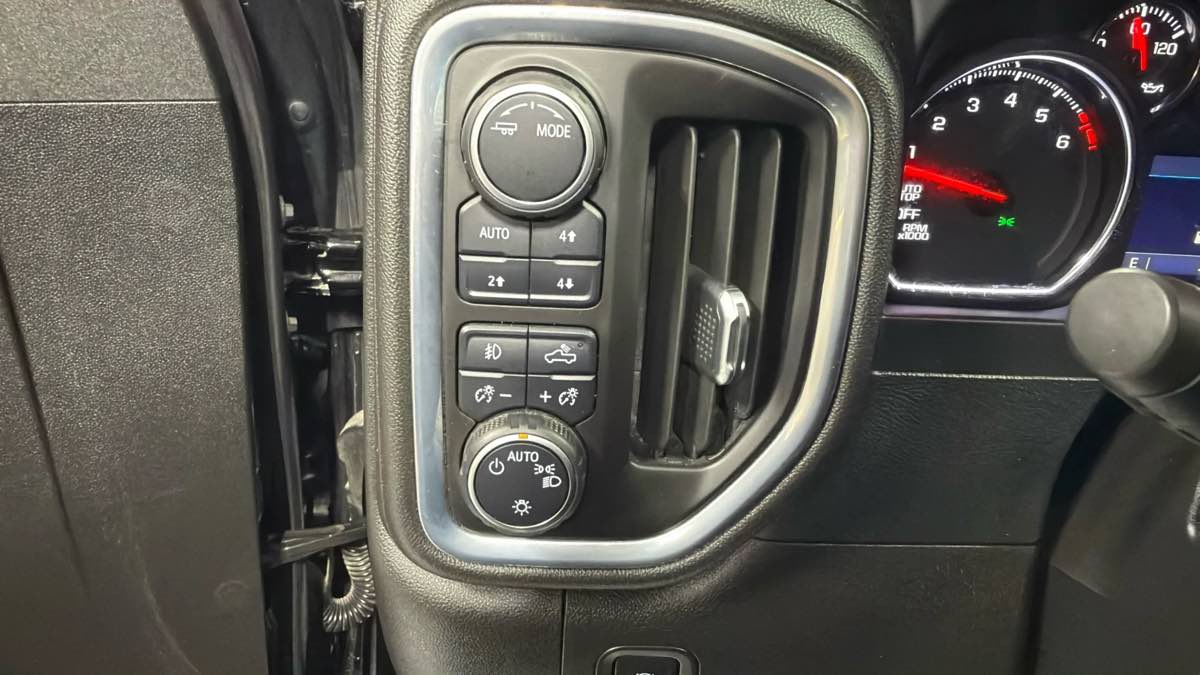 Photo 17 of this Chevrolet Silverado 1500 LTD