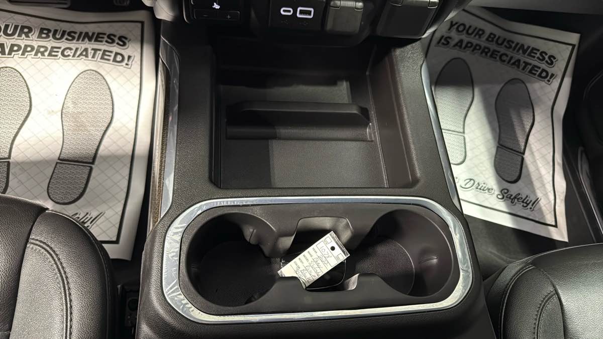 Photo 22 of this Chevrolet Silverado 1500 LTD
