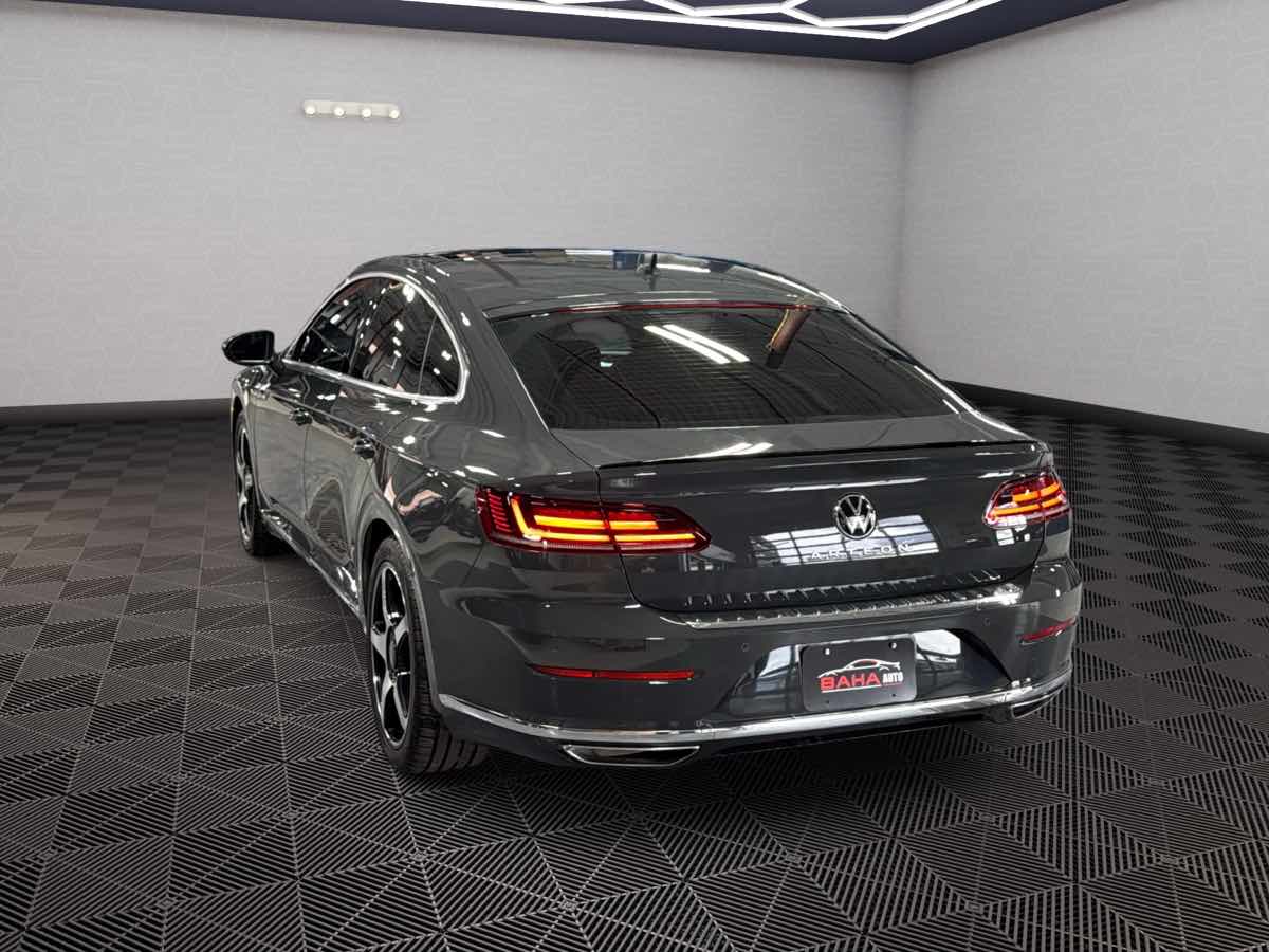 Photo 7 of this Volkswagen Arteon