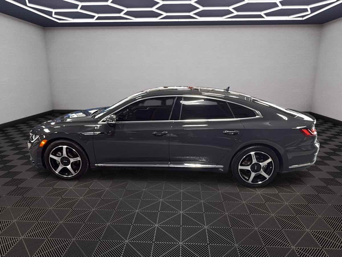 Photo 8 of this Volkswagen Arteon
