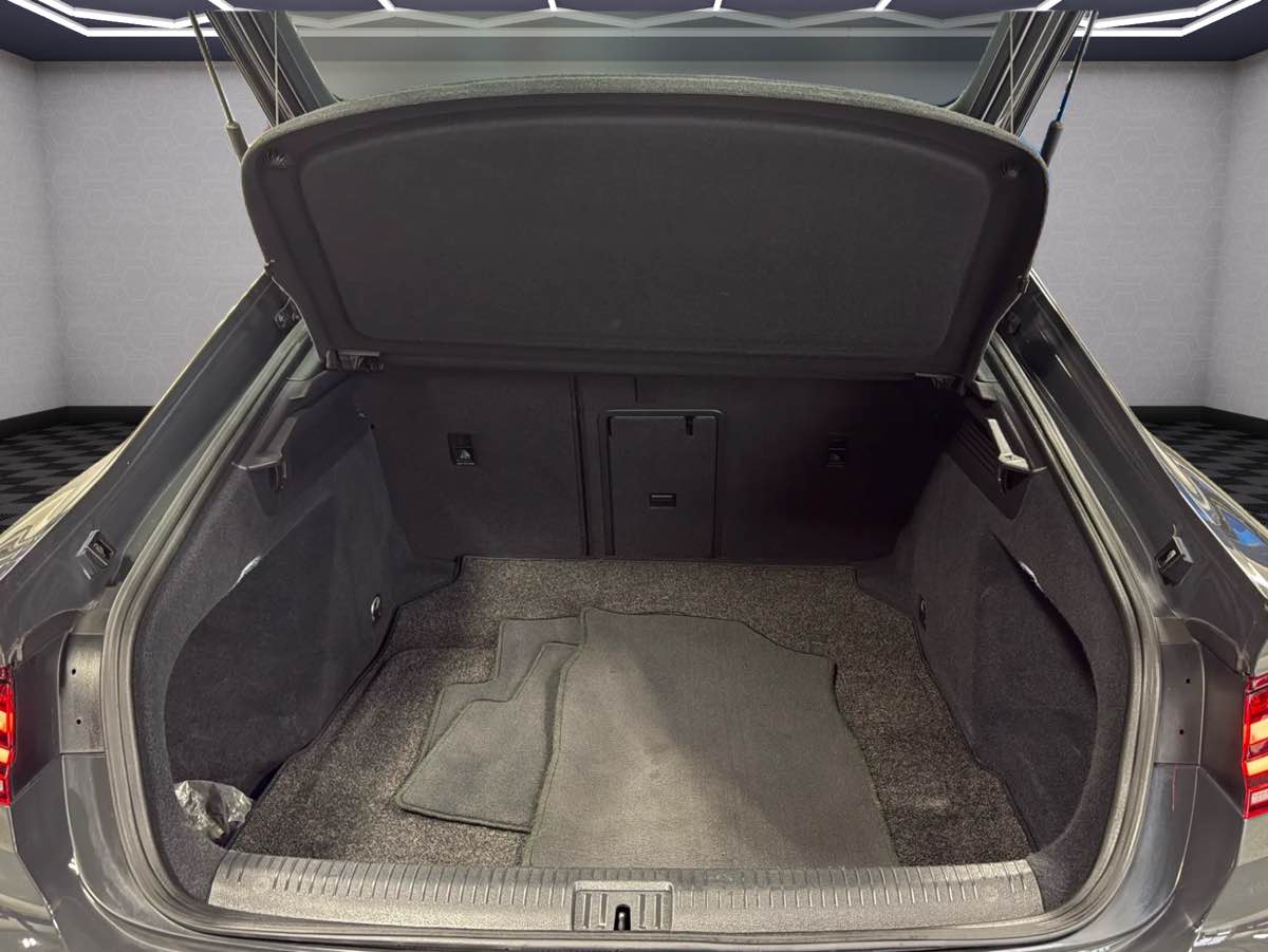 Photo 34 of this Volkswagen Arteon