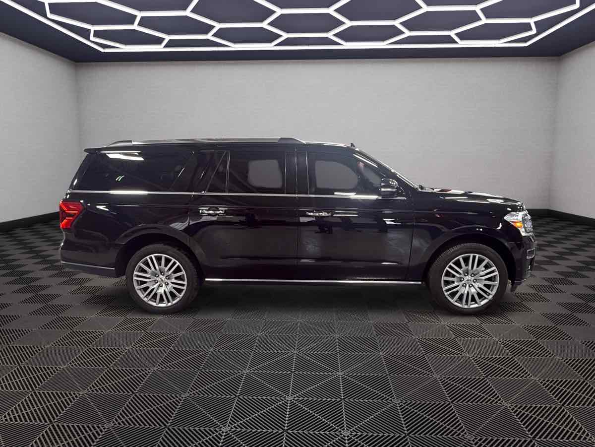 Photo 4 of this Ford Expedition Max