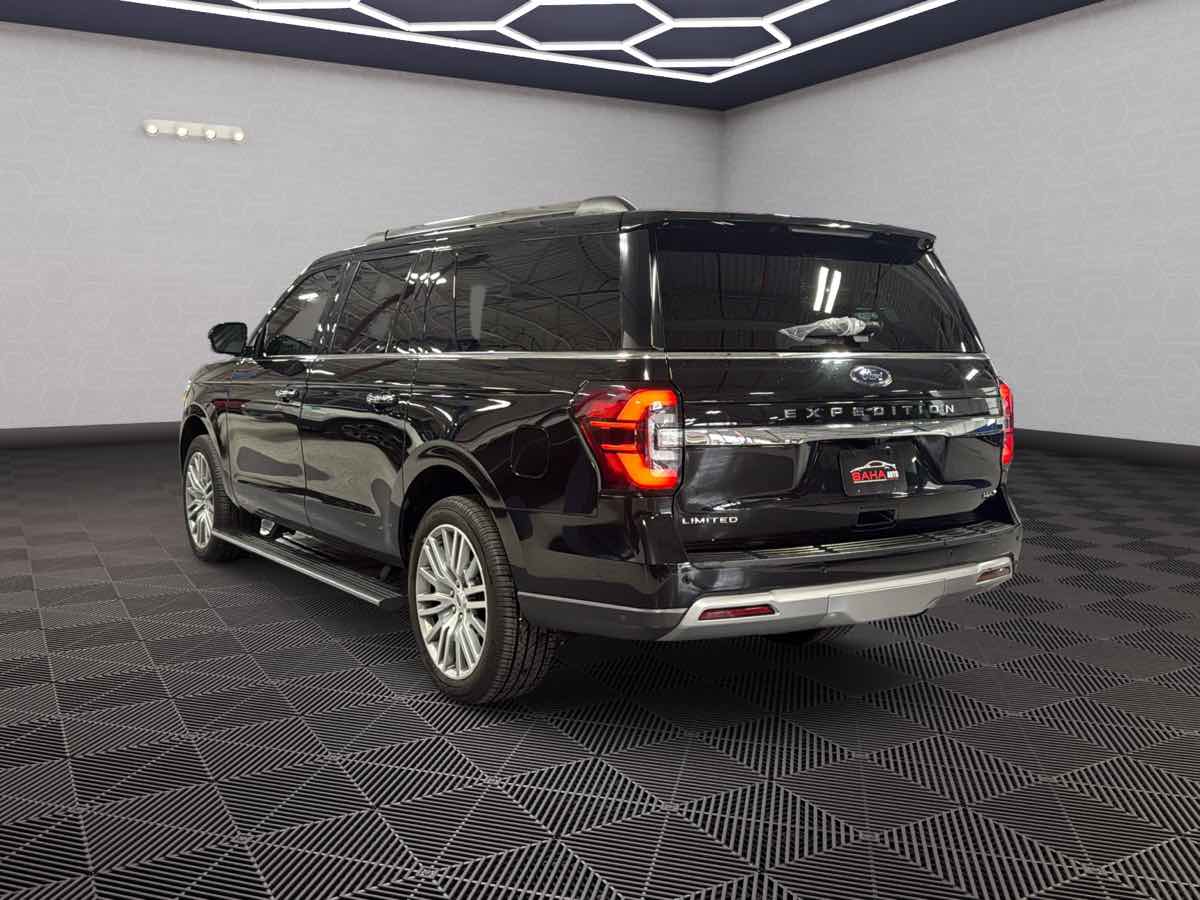 Photo 7 of this Ford Expedition Max