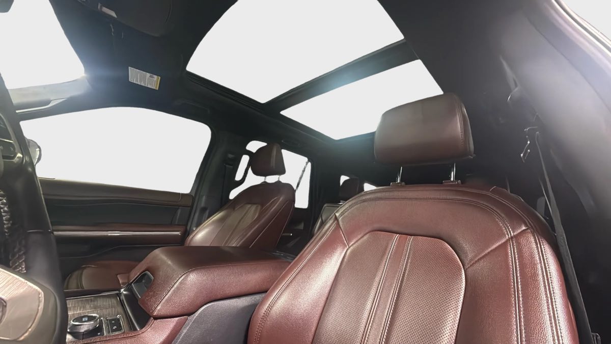 Photo 11 of this Ford Expedition Max