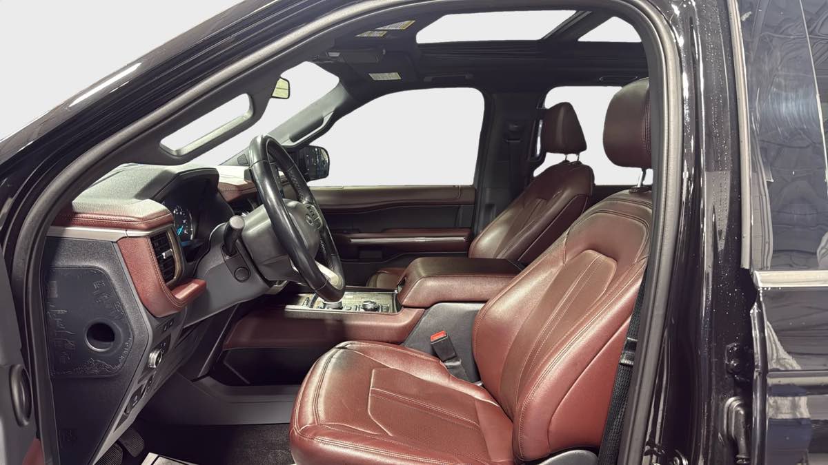 Photo 12 of this Ford Expedition Max