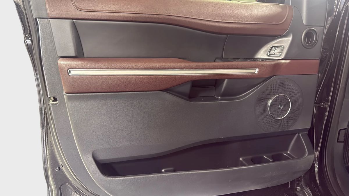 Photo 13 of this Ford Expedition Max
