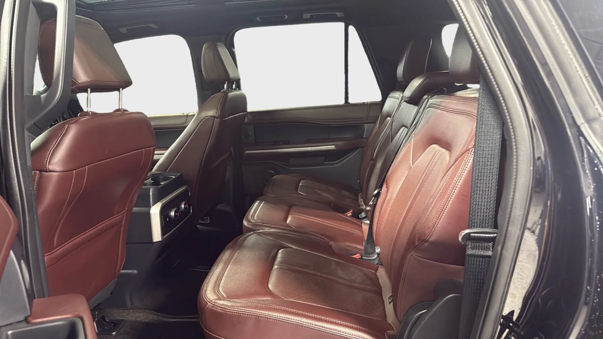 Photo 25 of this Ford Expedition Max