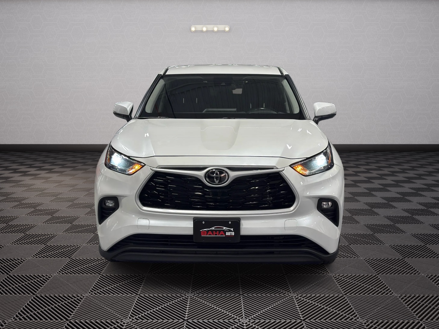Photo 2 of this Toyota Highlander