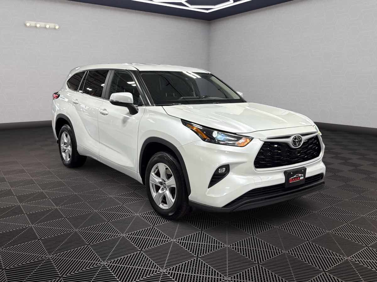Photo 3 of this Toyota Highlander