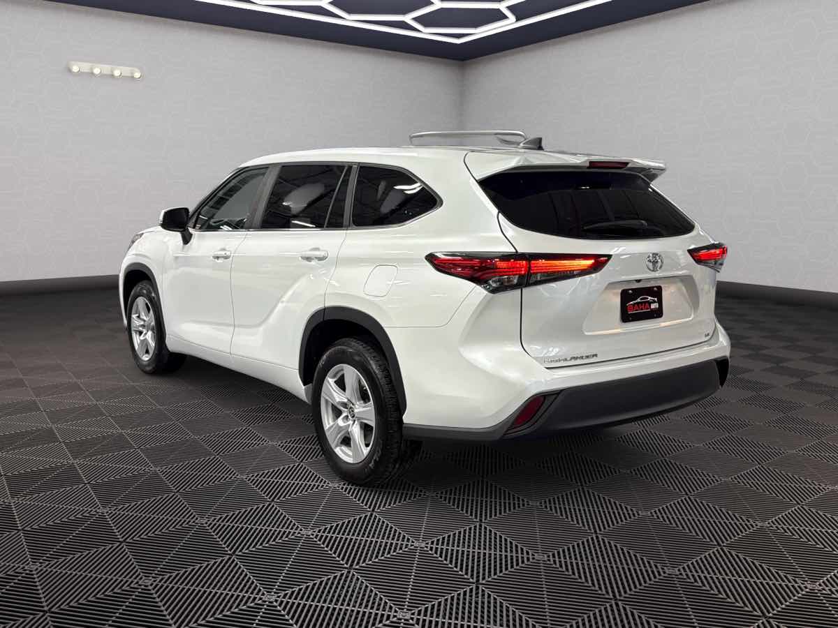 Photo 7 of this Toyota Highlander