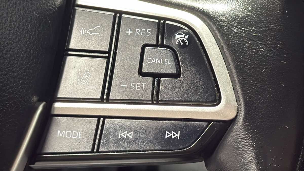 Photo 15 of this Toyota Highlander