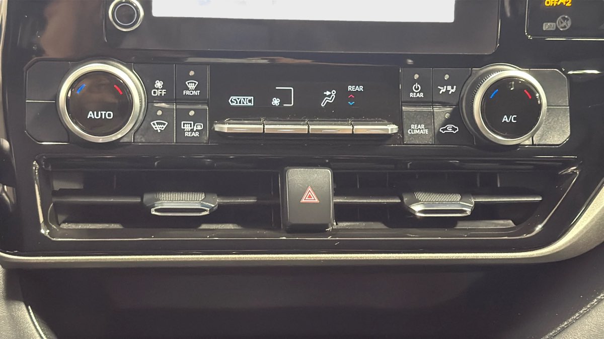 Photo 20 of this Toyota Highlander