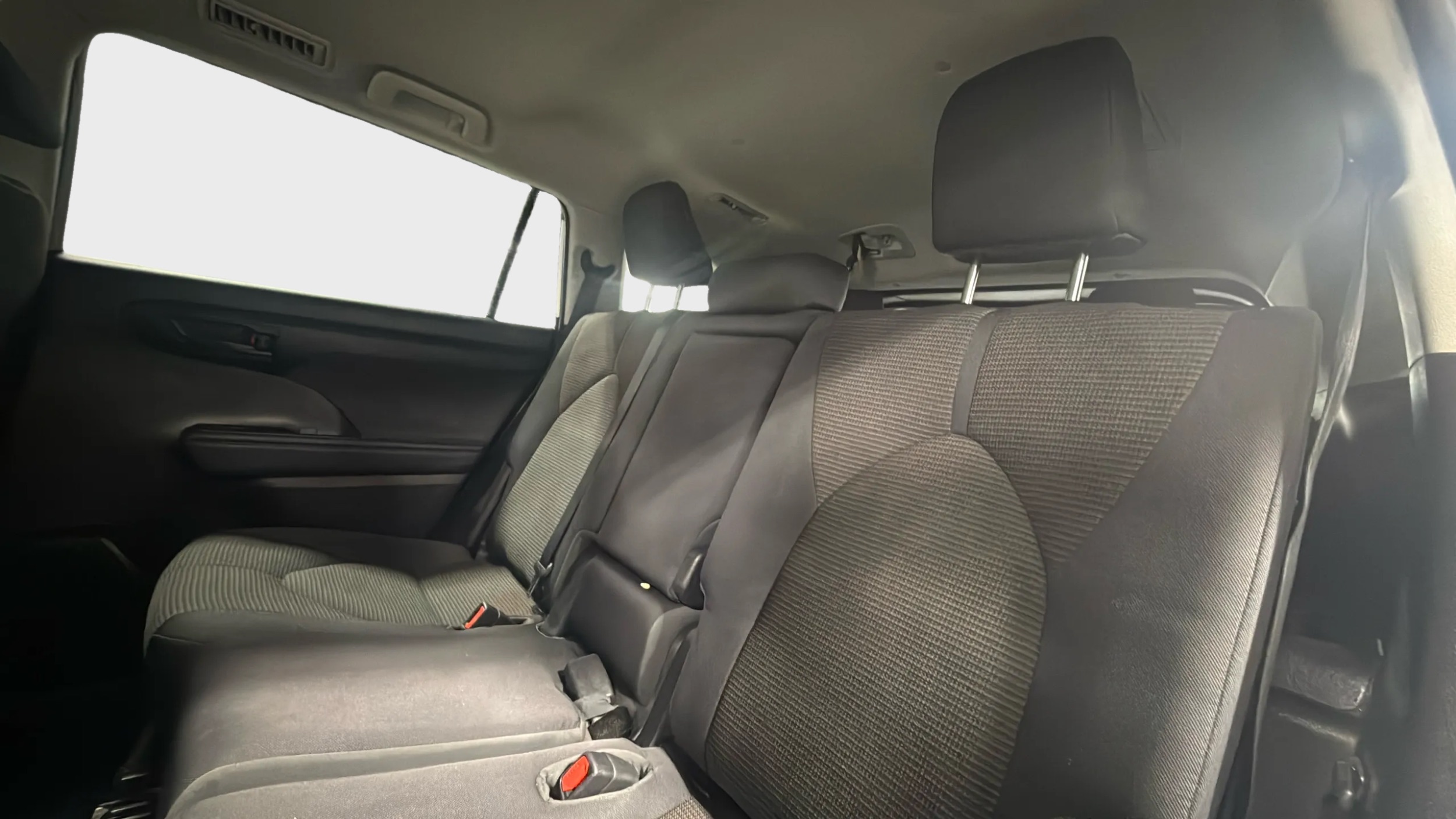 Photo 24 of this Toyota Highlander