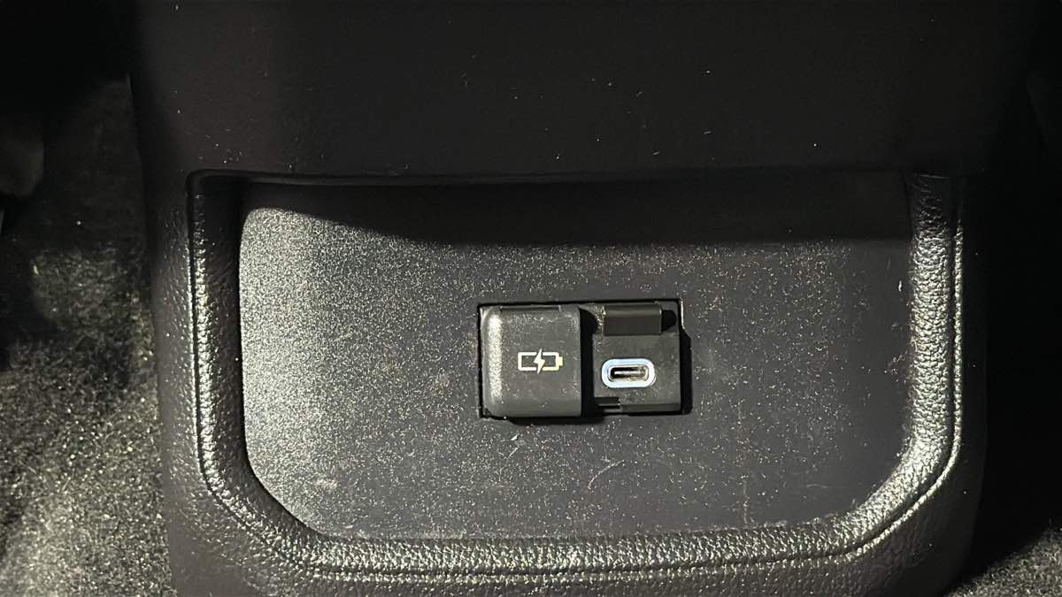 Photo 28 of this Toyota Highlander