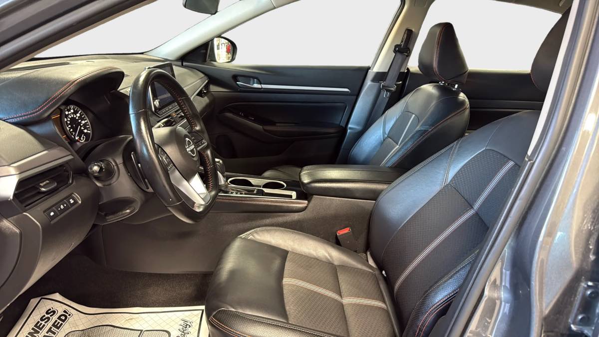 Photo 12 of this Nissan Altima