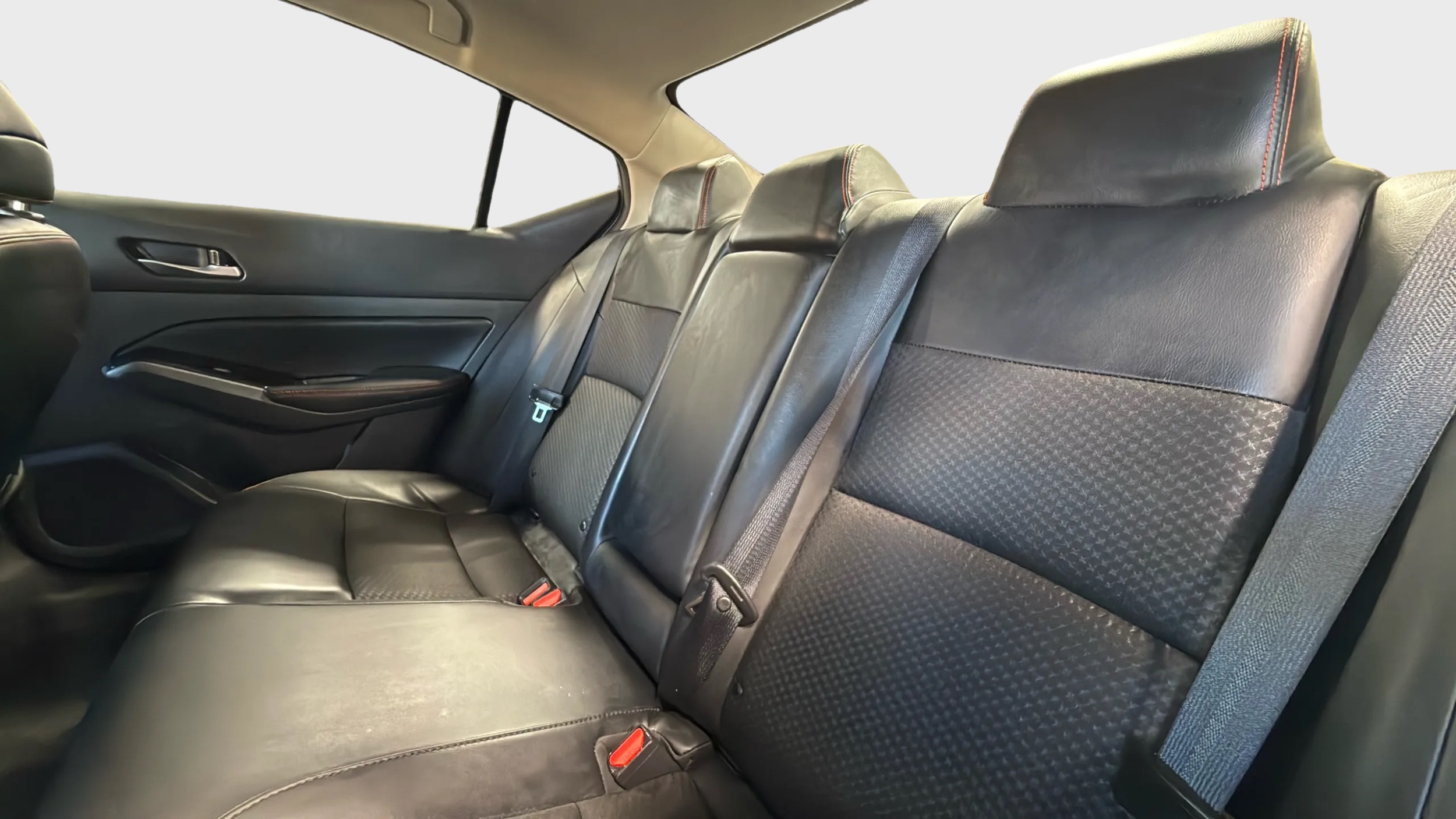 Photo 24 of this Nissan Altima