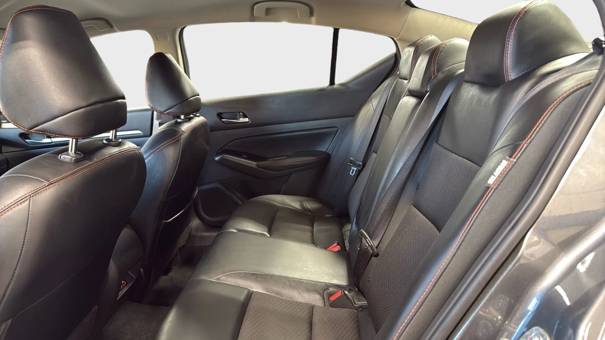 Photo 25 of this Nissan Altima