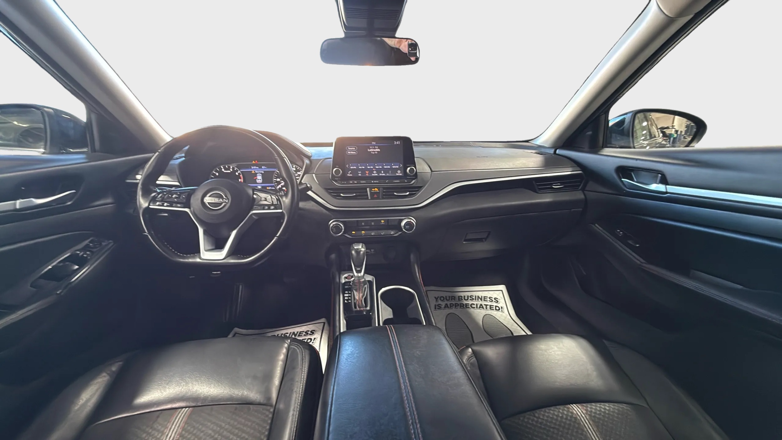 Photo 27 of this Nissan Altima