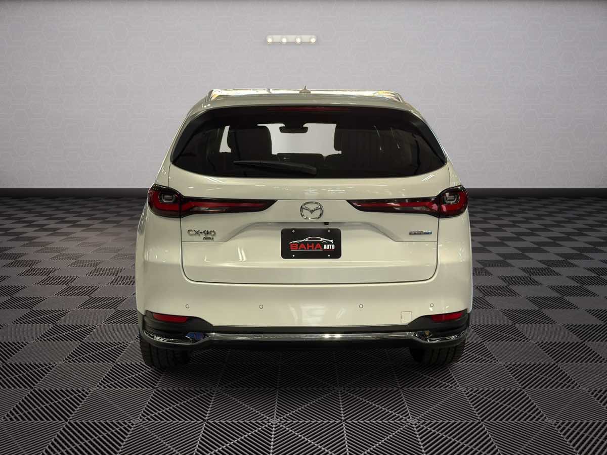 Photo 6 of this Mazda CX-90 PHEV