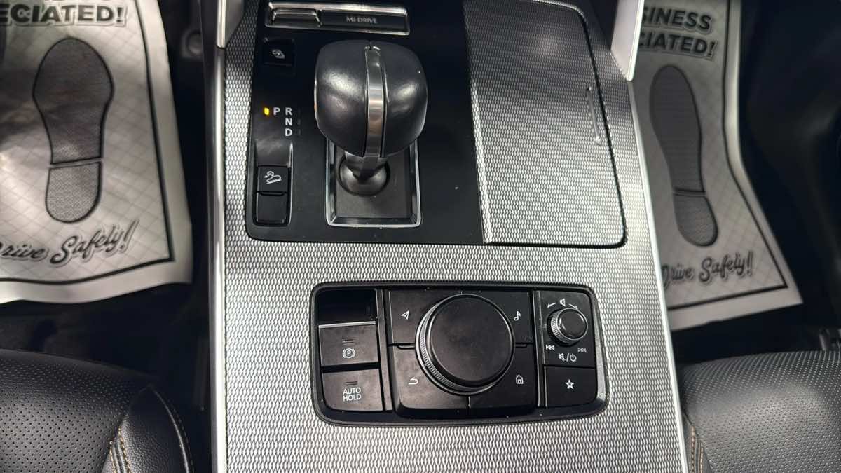 Photo 22 of this Mazda CX-90 PHEV