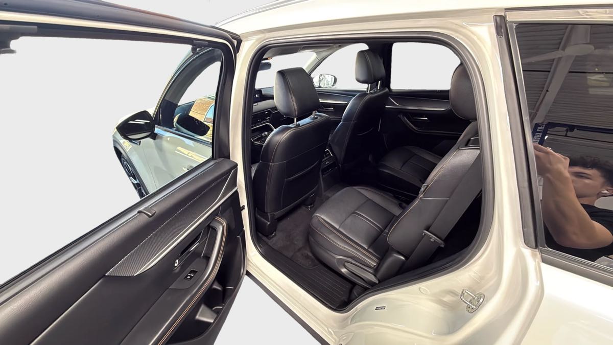 Photo 24 of this Mazda CX-90 PHEV