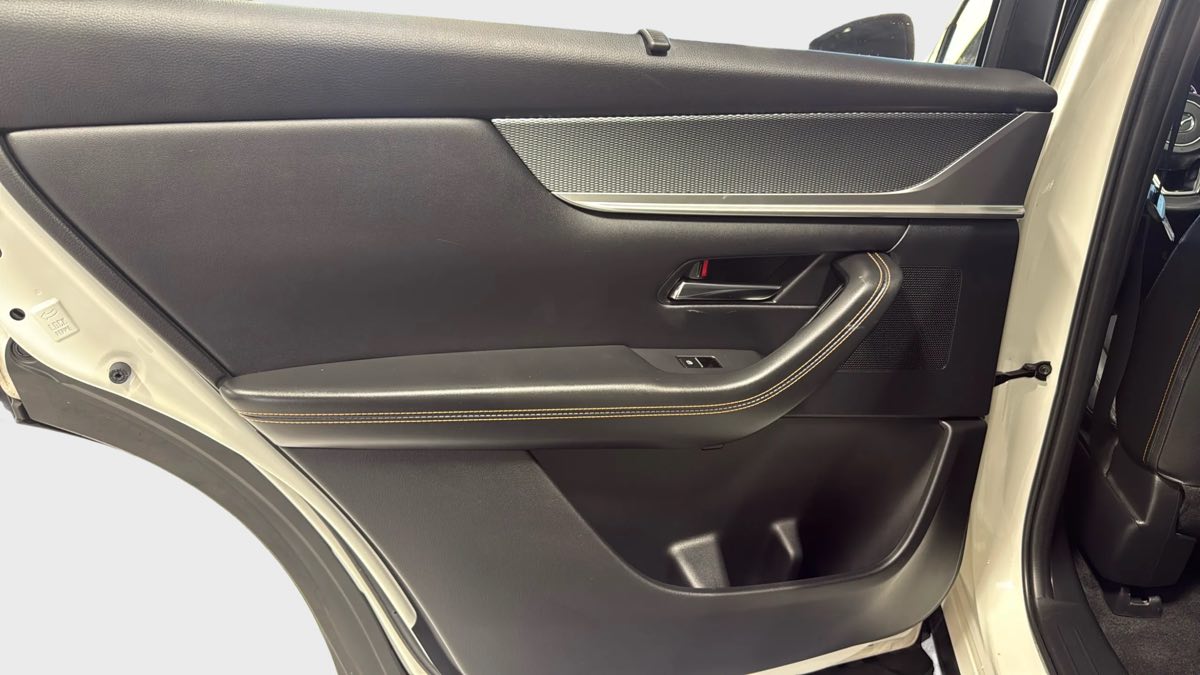 Photo 27 of this Mazda CX-90 PHEV