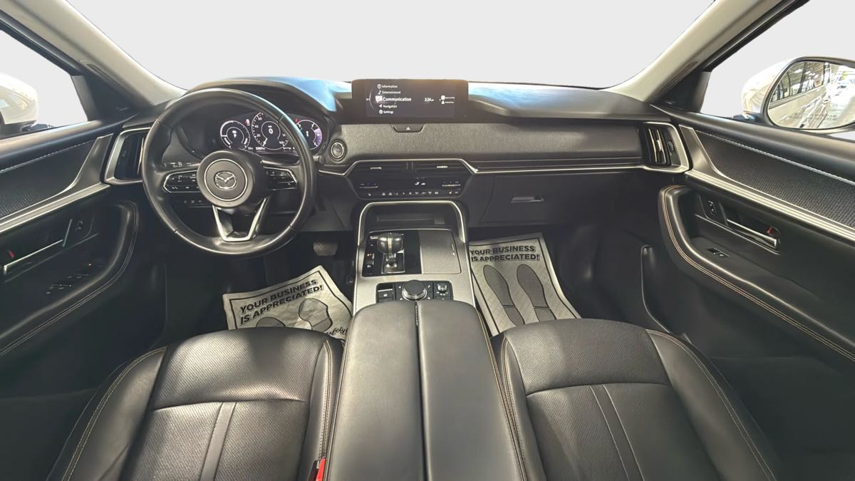 Photo 30 of this Mazda CX-90 PHEV