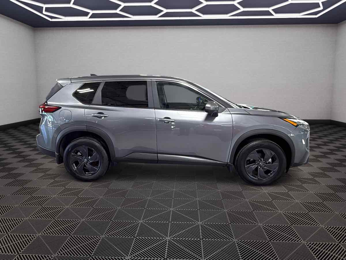 Photo 4 of this Nissan Rogue