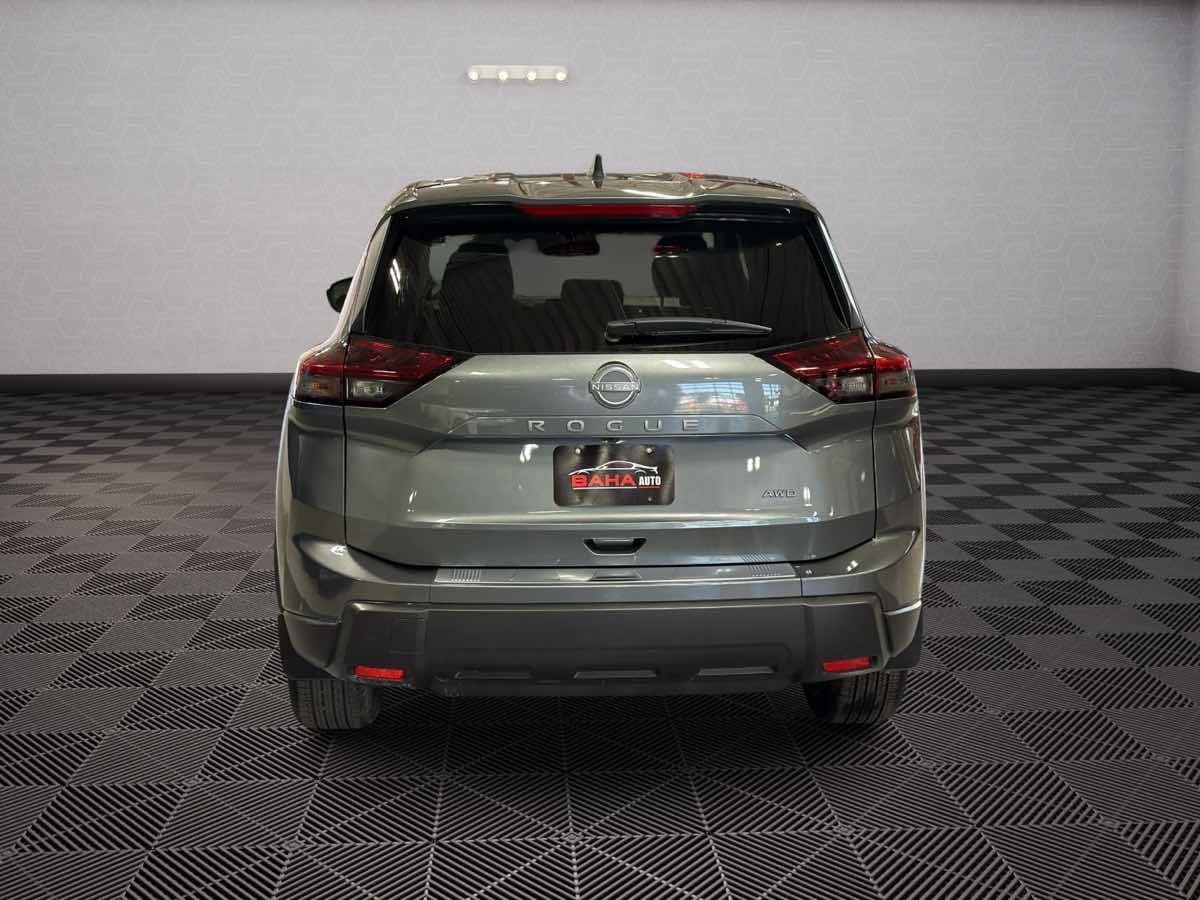 Photo 6 of this Nissan Rogue