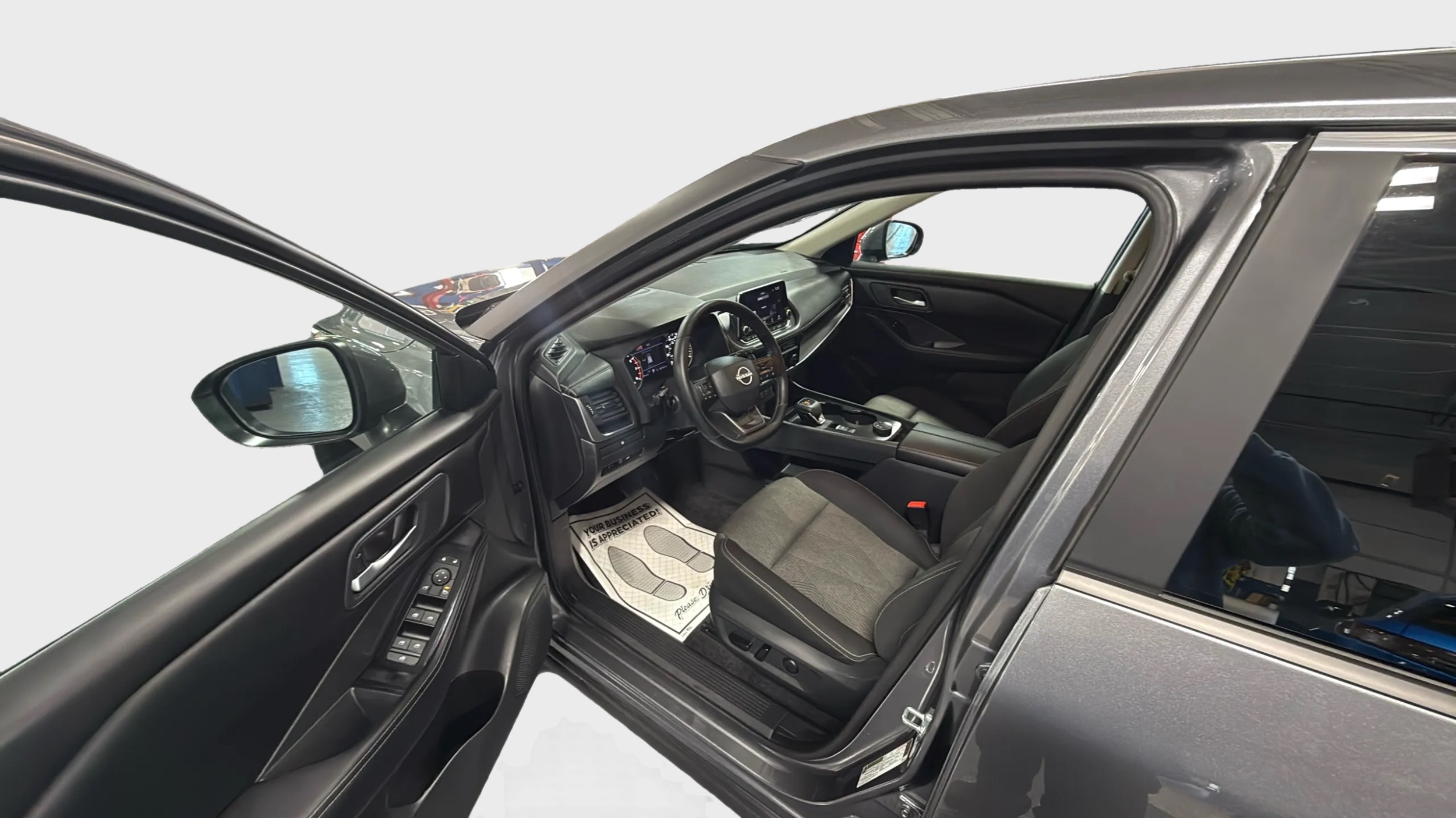 Photo 10 of this Nissan Rogue