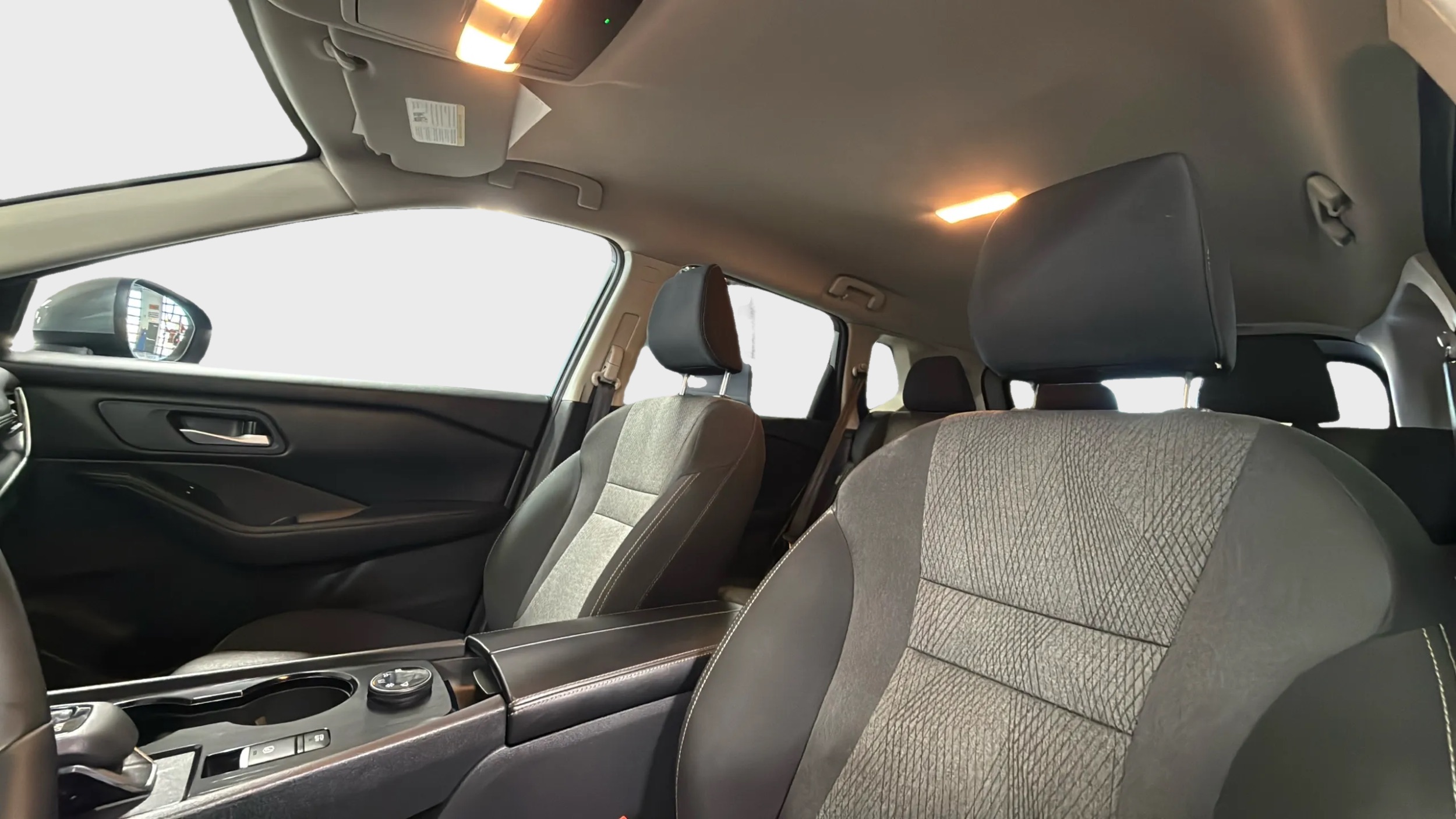 Photo 11 of this Nissan Rogue
