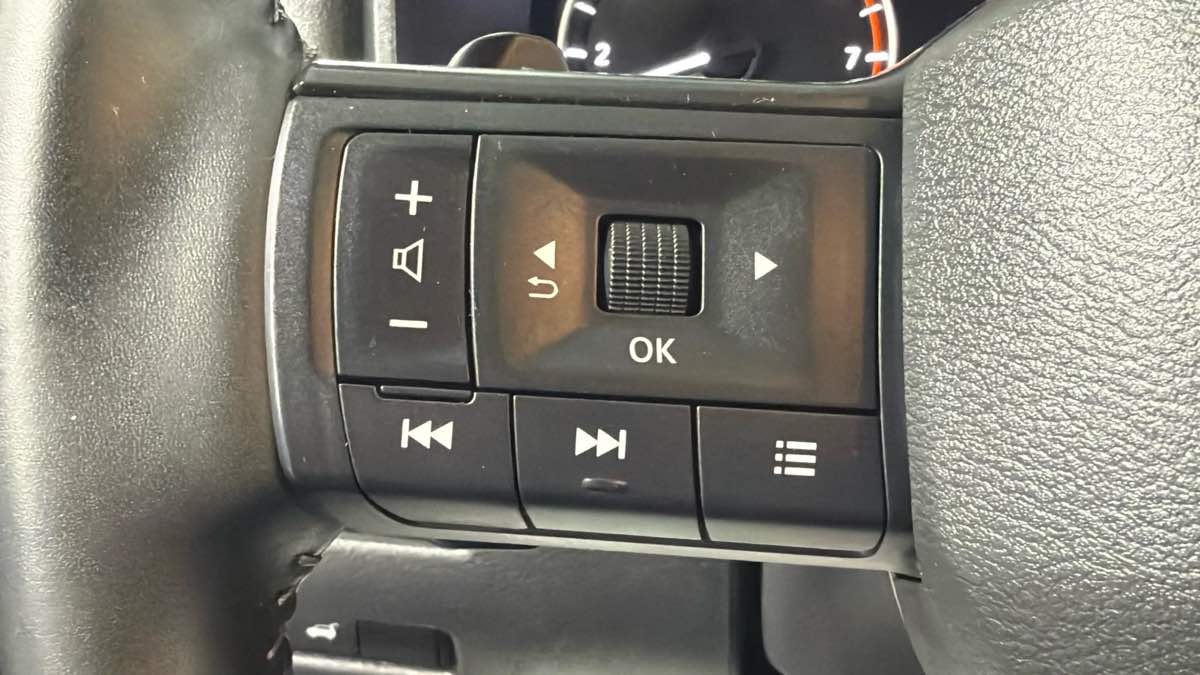 Photo 16 of this Nissan Rogue