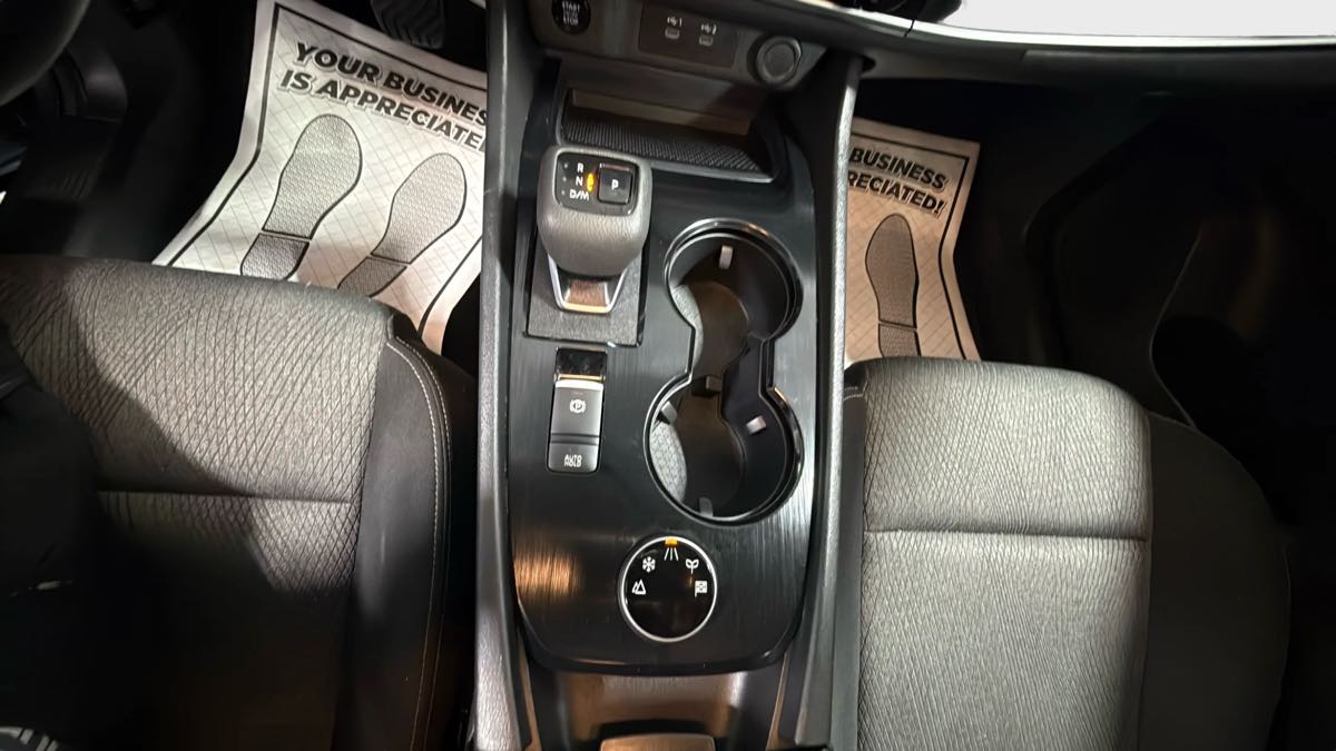 Photo 21 of this Nissan Rogue