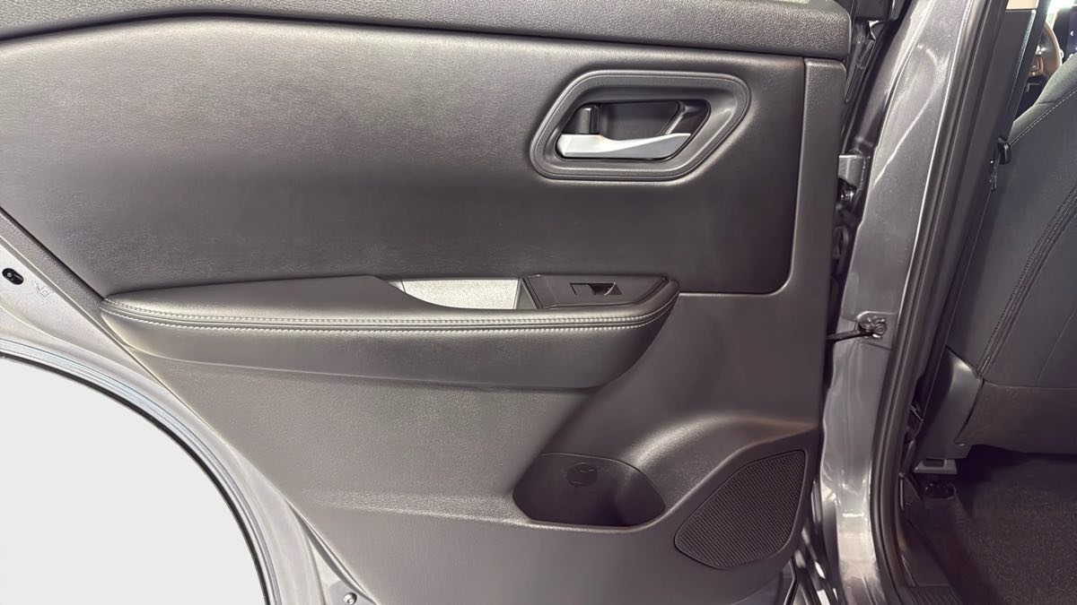 Photo 25 of this Nissan Rogue