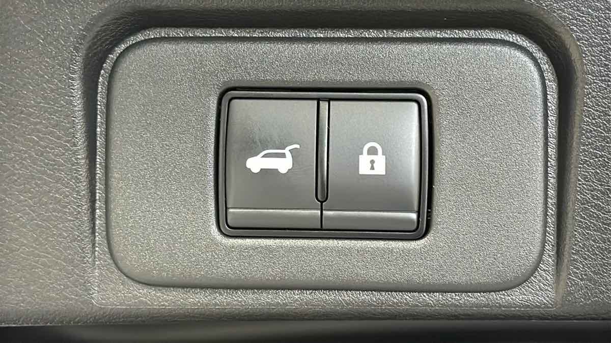 Photo 29 of this Nissan Rogue