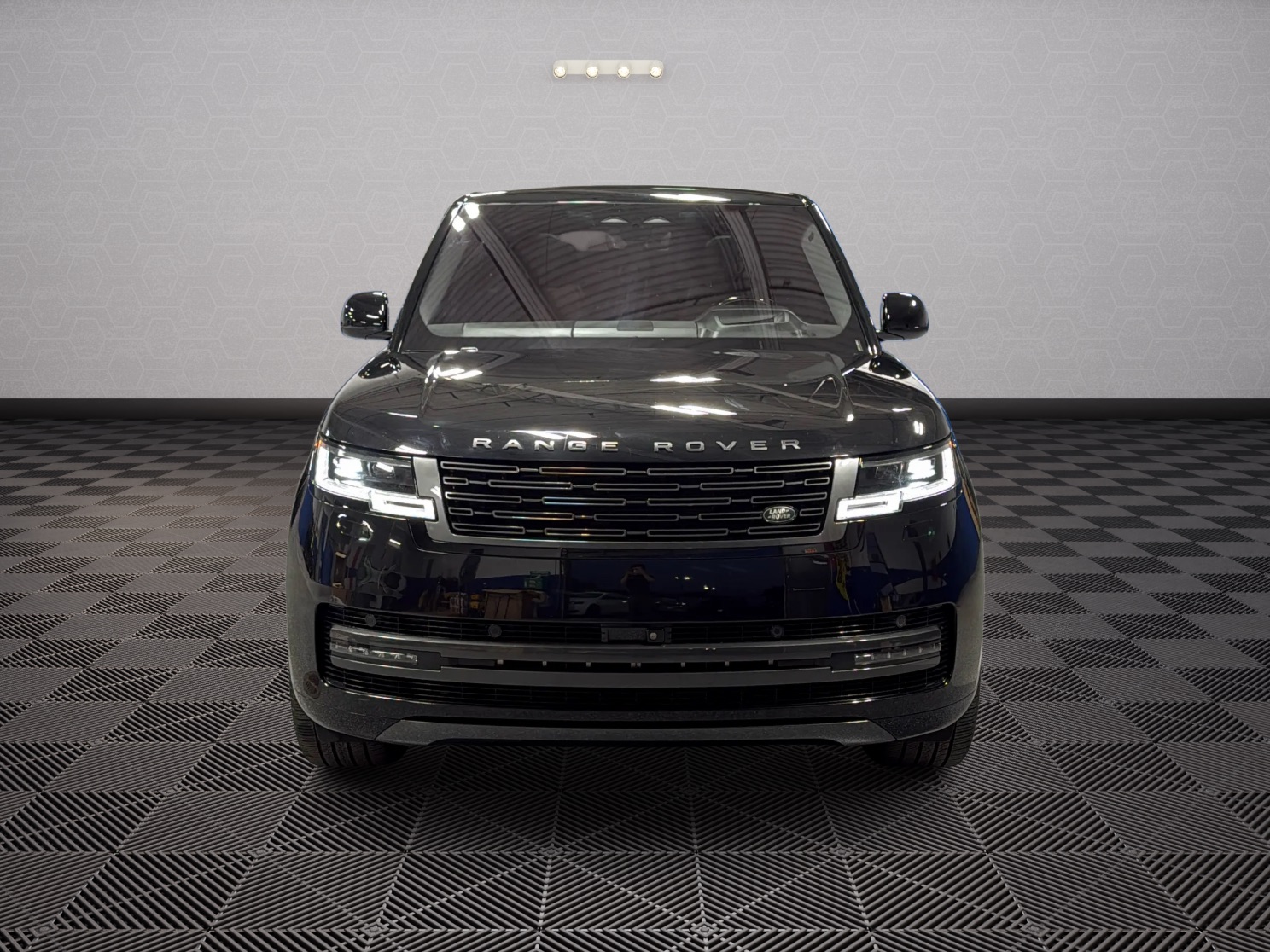 Photo 2 of this Land Rover Range Rover