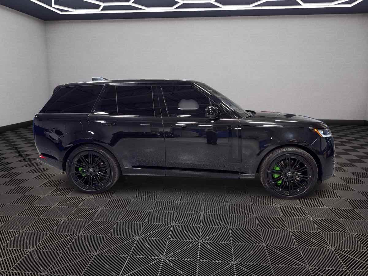 Photo 4 of this Land Rover Range Rover