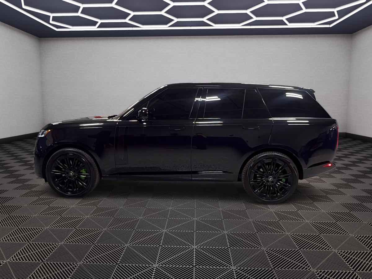 Photo 8 of this Land Rover Range Rover