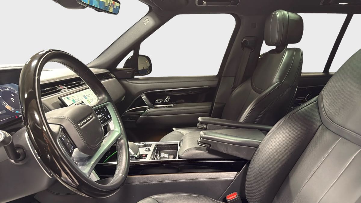 Photo 12 of this Land Rover Range Rover