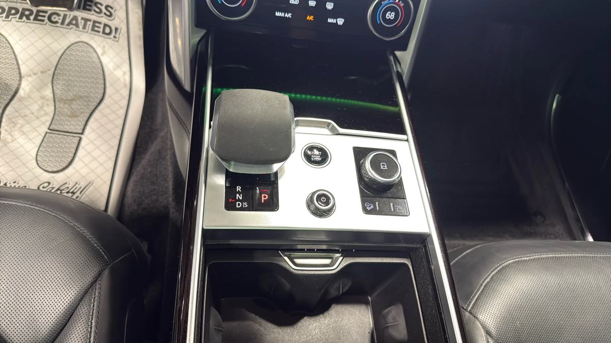 Photo 23 of this Land Rover Range Rover