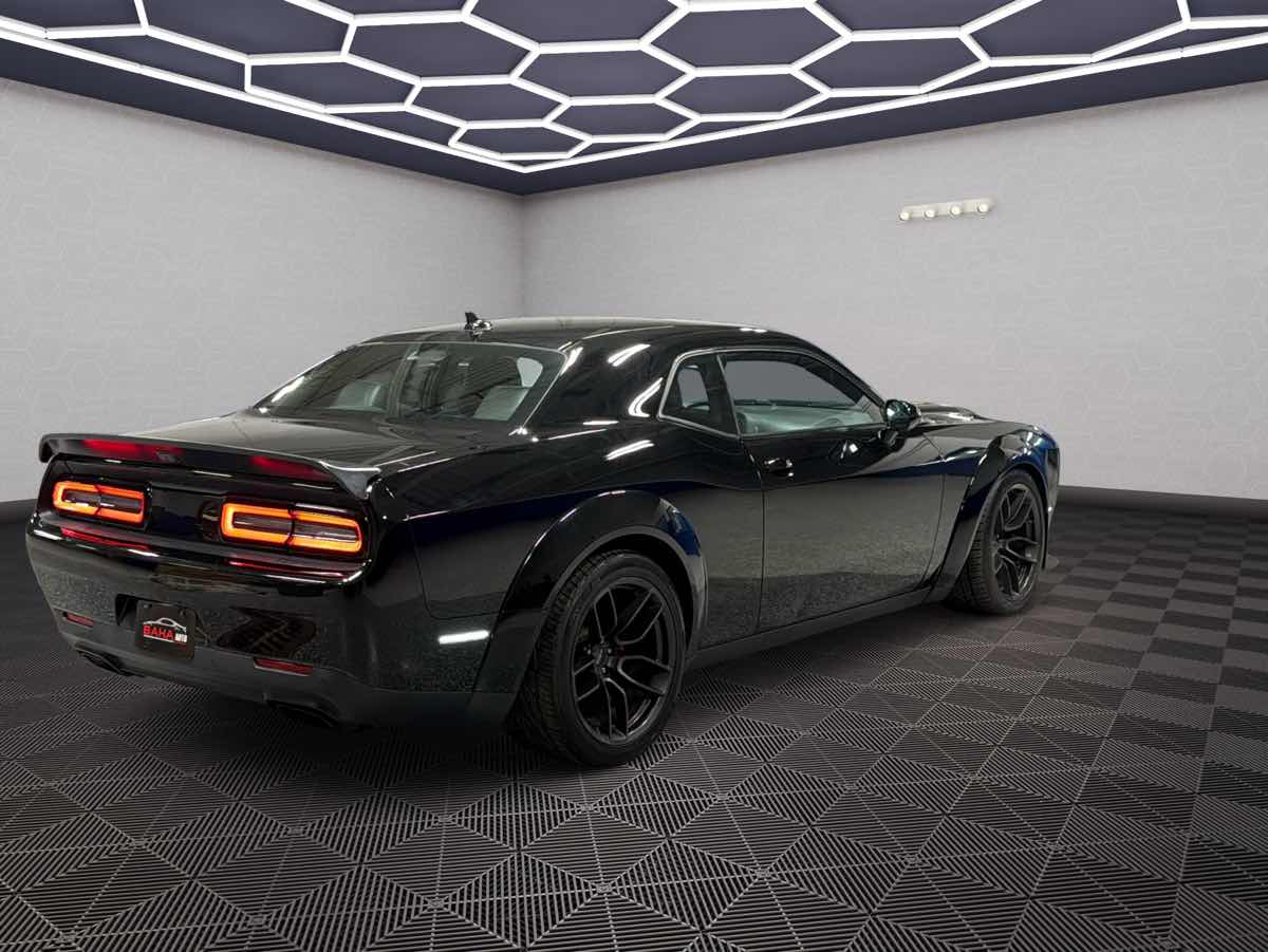 Photo 5 of this Dodge Challenger