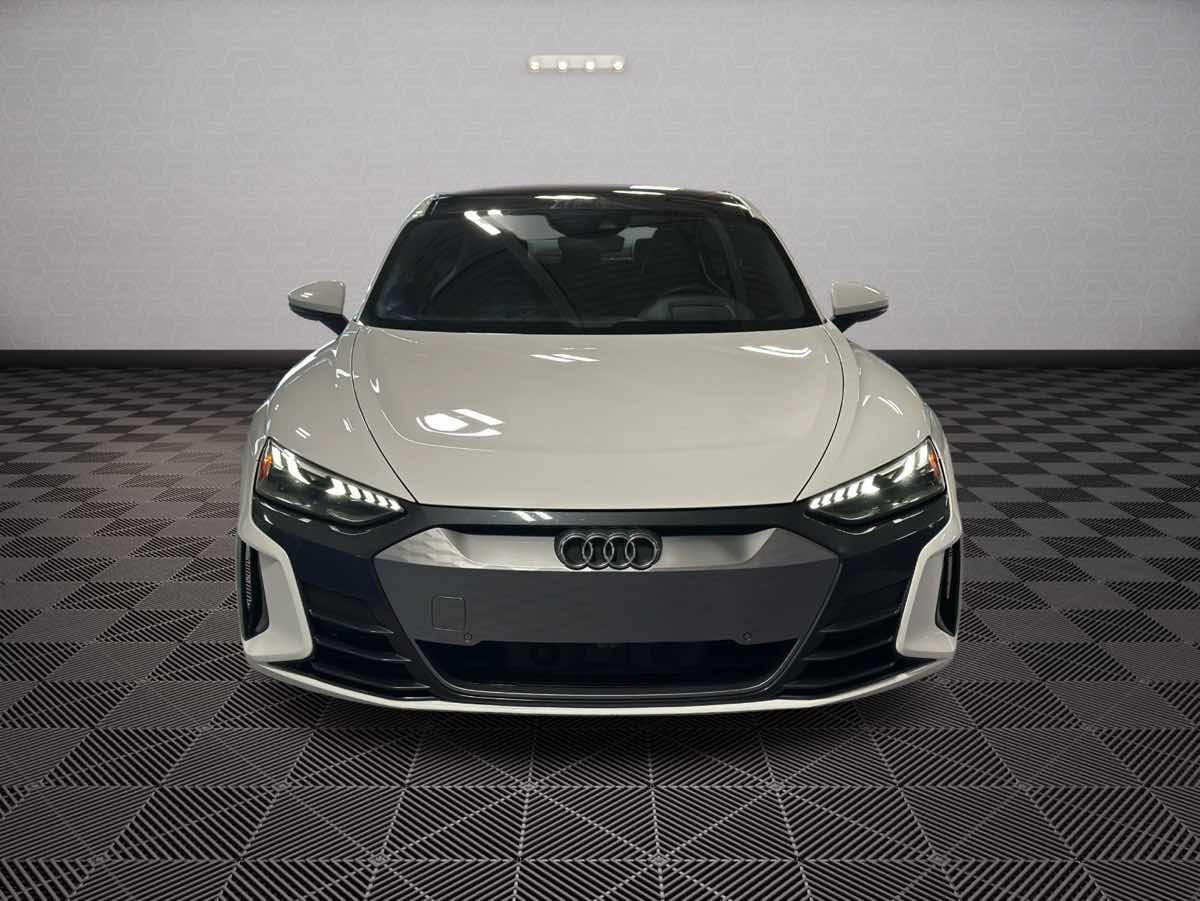 Photo 2 of this Audi e-tron GT